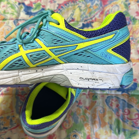ASICS running shoes - Picture 4 of 6